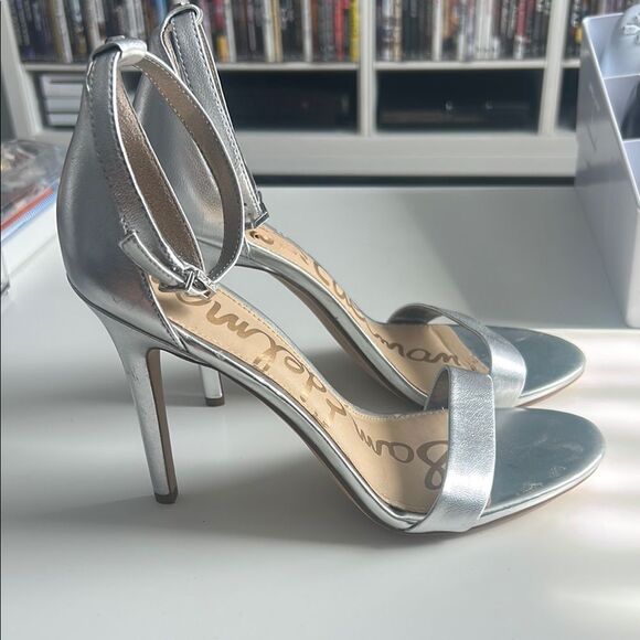 Sam Edelman Silver Heels - Picture 2 of 9